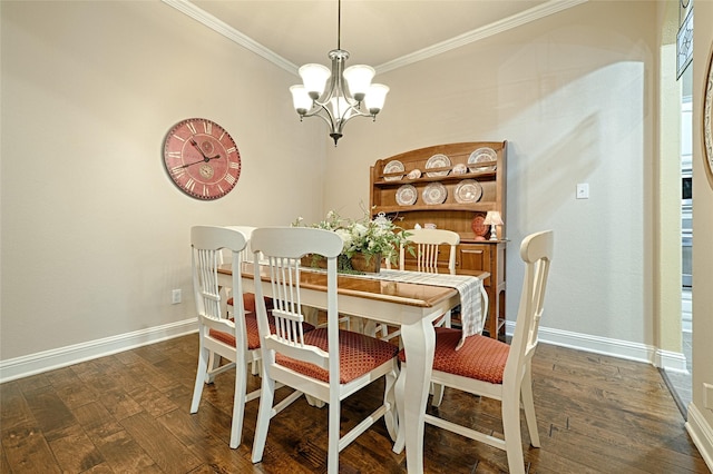 dining space with crown molding, dark hardwood / wood-style floors, and a chandelier