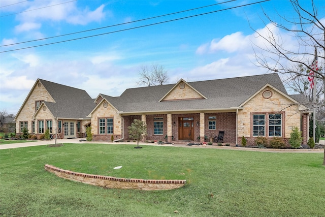 view of front of property with a front yard