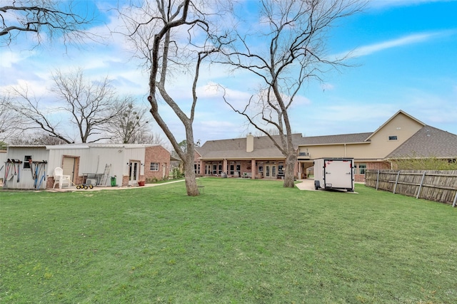 view of yard featuring a jacuzzi