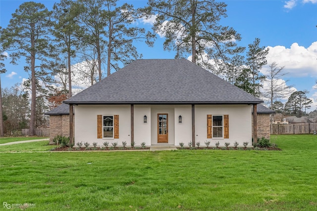 view of front of property with a front yard