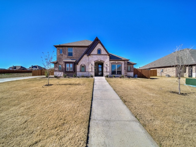 view of front facade with a front yard