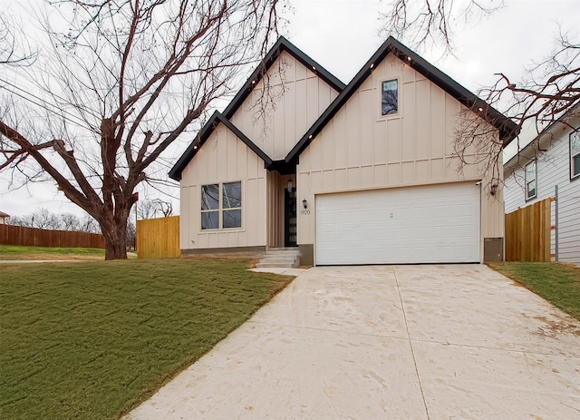 view of front of house with a front yard