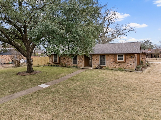 view of front of house featuring a front yard