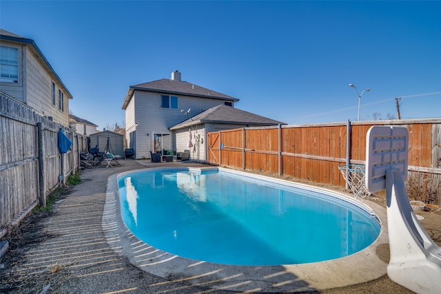 view of swimming pool