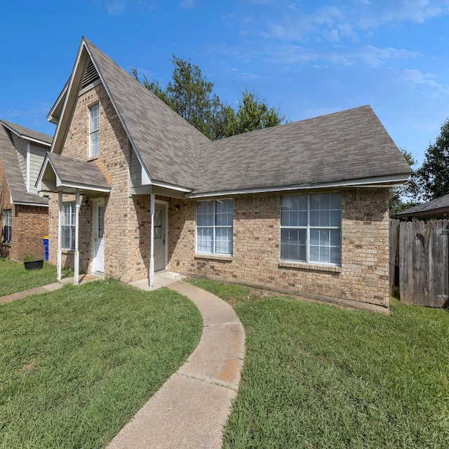 view of front facade with a front lawn