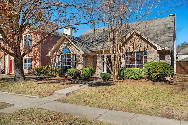 view of front of house with a front yard