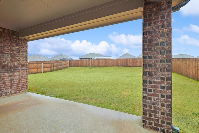 view of yard featuring a patio