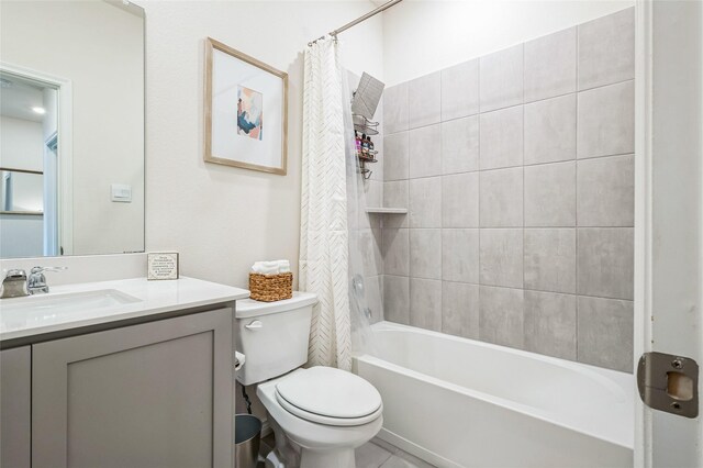 full bath featuring vanity, toilet, and shower / bathtub combination with curtain