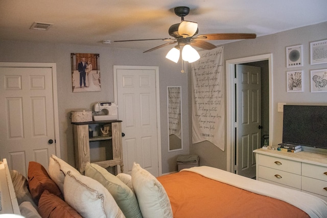 bedroom featuring ceiling fan