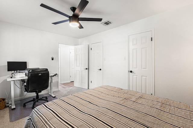 bedroom featuring ceiling fan