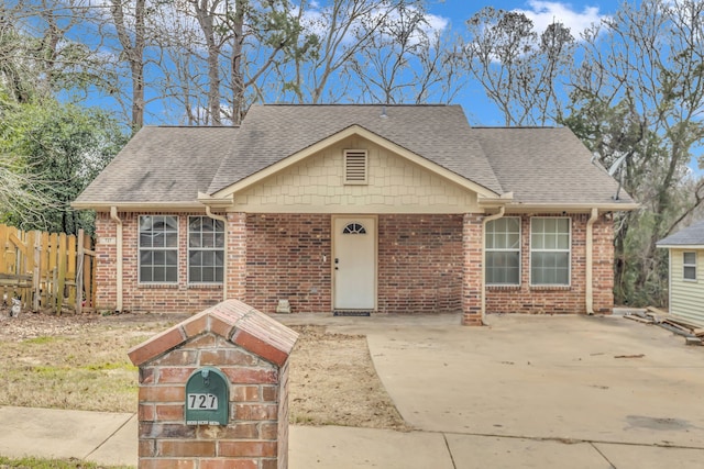 view of front of property