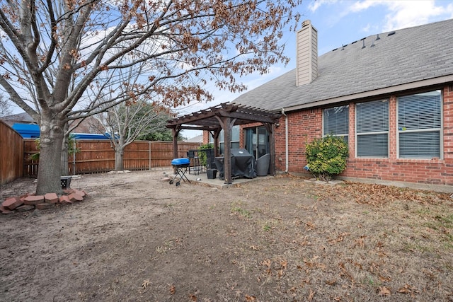 view of yard featuring a pergola