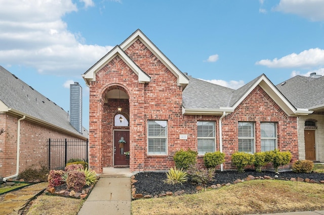 view of front of house featuring a front yard