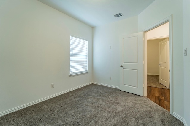 view of carpeted spare room