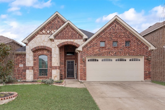 view of front of property with a front yard