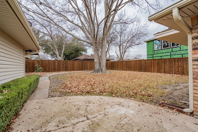 view of yard with a patio area