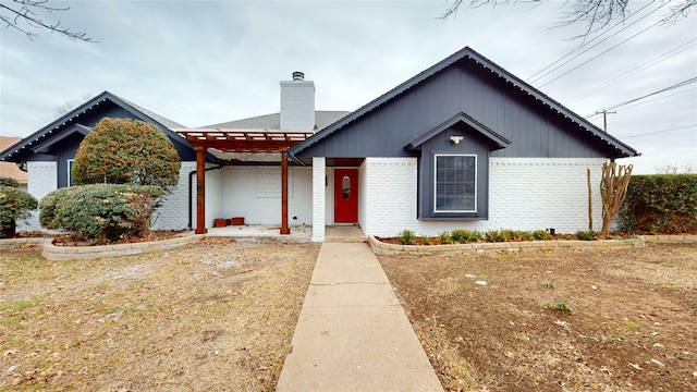 view of front of property