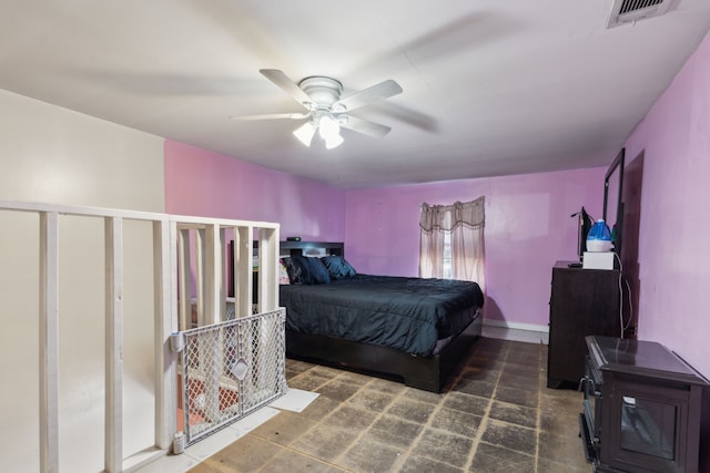 bedroom with ceiling fan