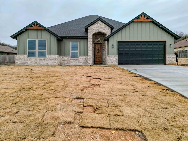 view of front facade with a garage