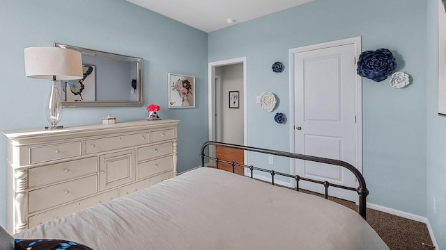 bedroom with carpet flooring