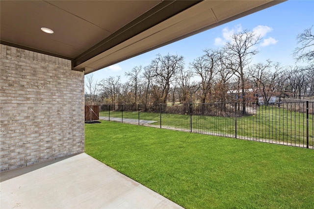 view of yard featuring a patio