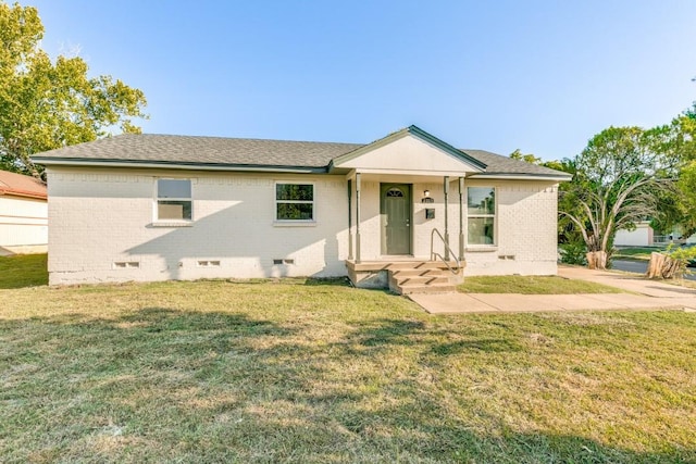 view of front of house featuring a front yard