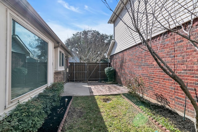 view of yard with a patio