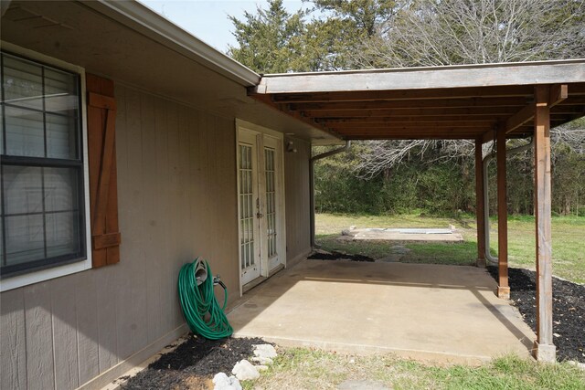 back of house featuring a yard