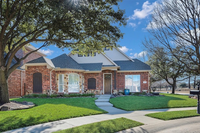 view of front of house with a front lawn