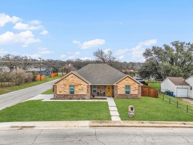 view of front of home featuring a front yard