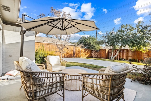 view of patio / terrace featuring an outdoor hangout area