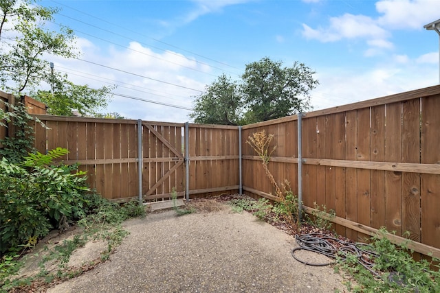 view of yard with a patio area