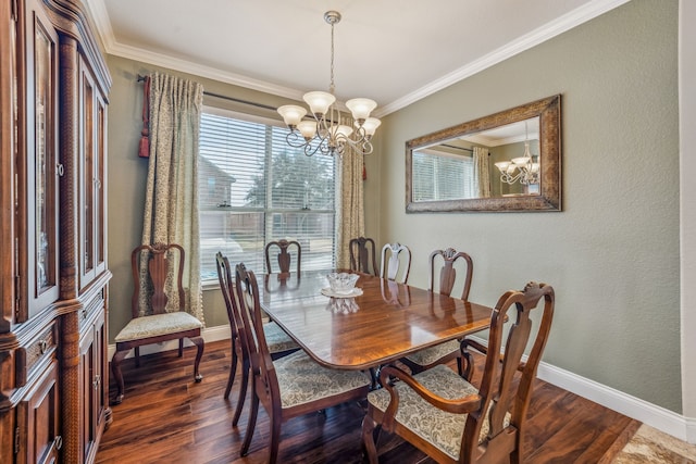 dining space with crown molding, dark wood-type flooring, and a notable chandelier