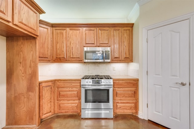 kitchen with tasteful backsplash, crown molding, and stainless steel appliances