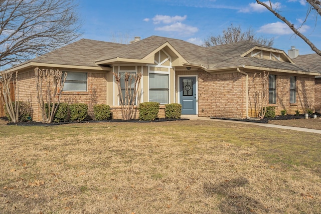 view of front of house with a front lawn