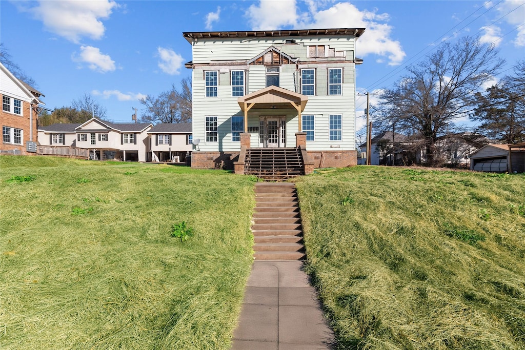 view of front of property with a front yard