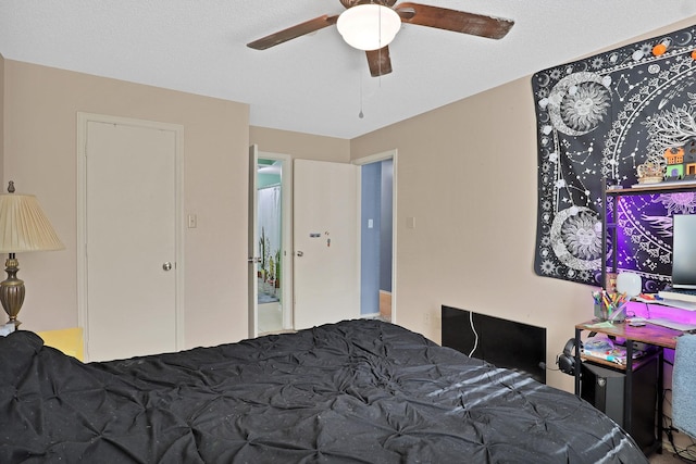 bedroom featuring ceiling fan