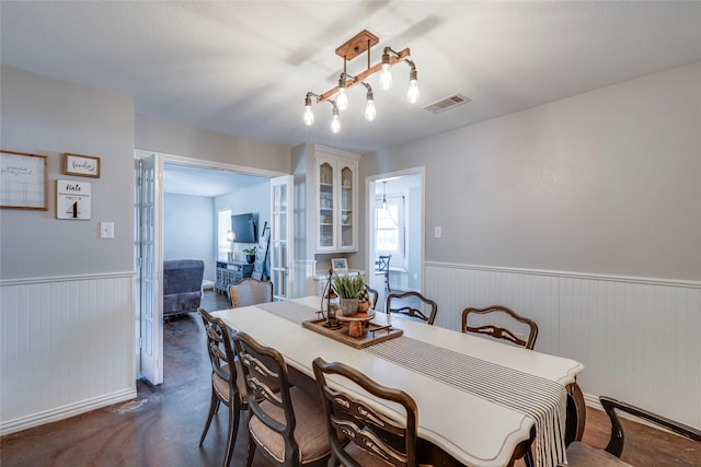 dining area with a healthy amount of sunlight