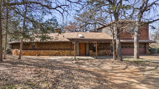 view of front of home featuring a garage