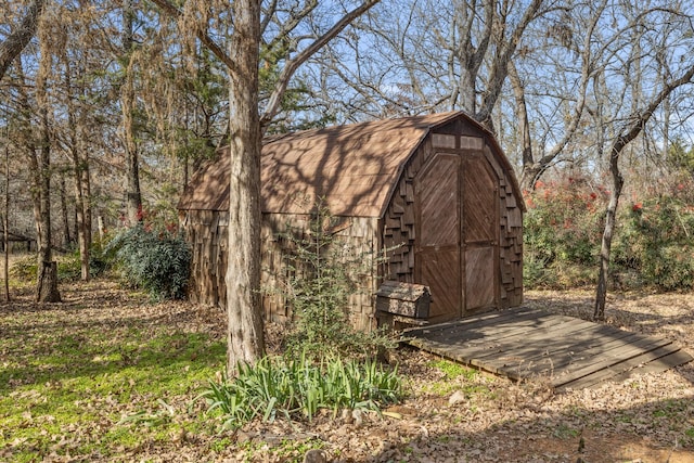 view of outbuilding