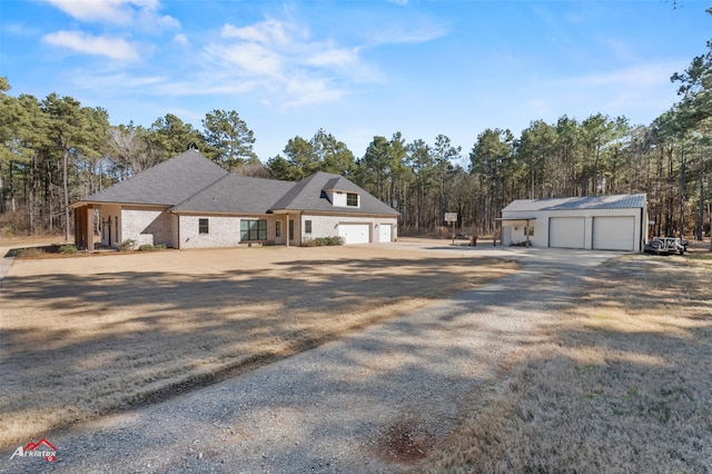 view of front facade with a garage