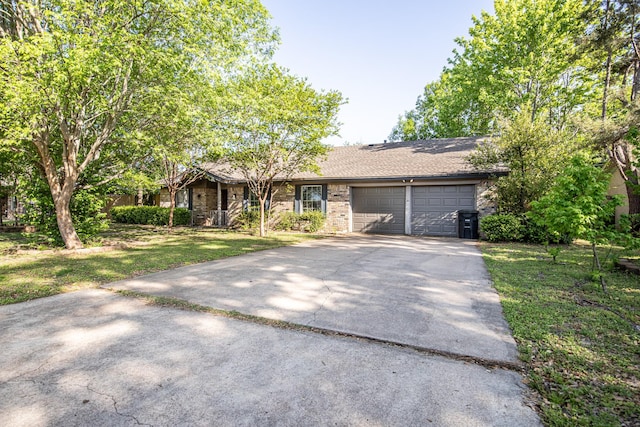 1225 Crestwood Dr, Cleburne, TX 76033 - single story home featuring a garage, a front yard, and driveway