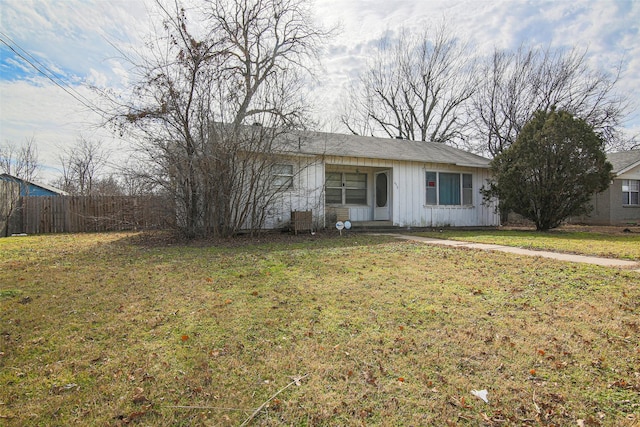 ranch-style house with a front yard