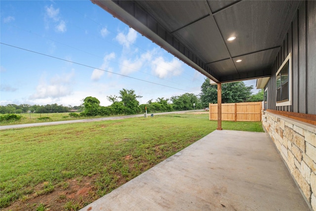 view of yard featuring a patio area