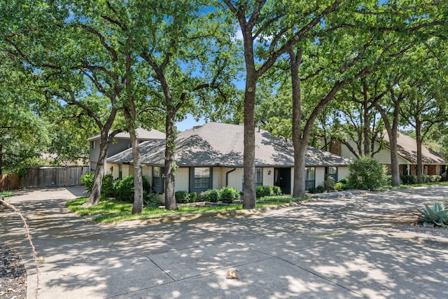 view of front of property