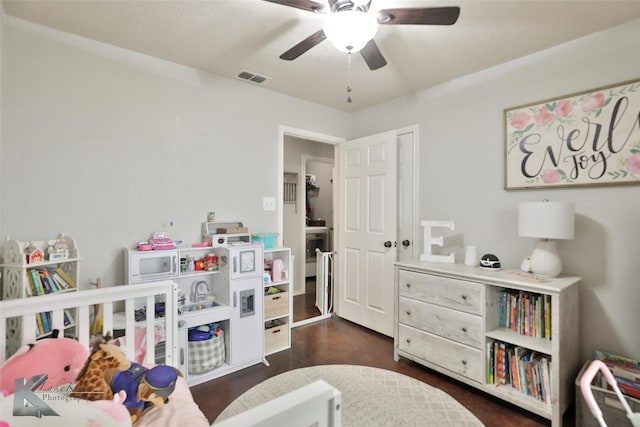 bedroom featuring ceiling fan