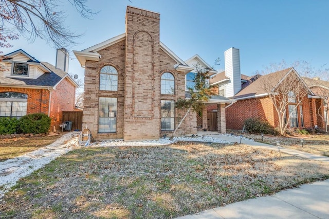 front of property featuring a front lawn