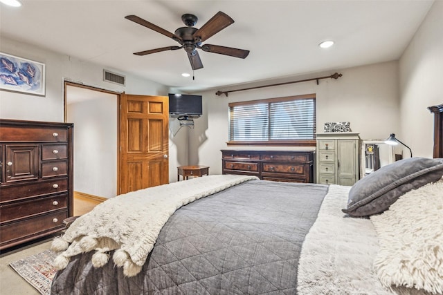 bedroom featuring ceiling fan