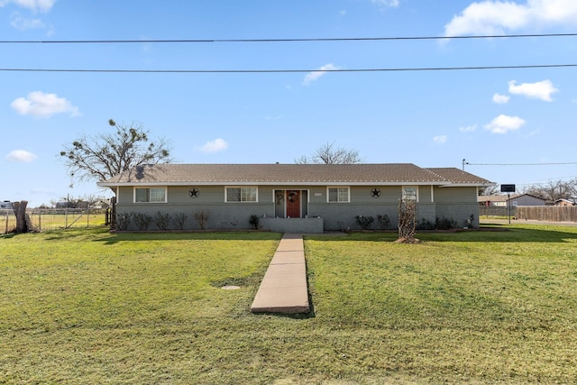 single story home with a front lawn