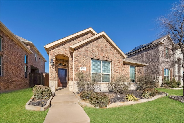 view of front of house featuring a front yard